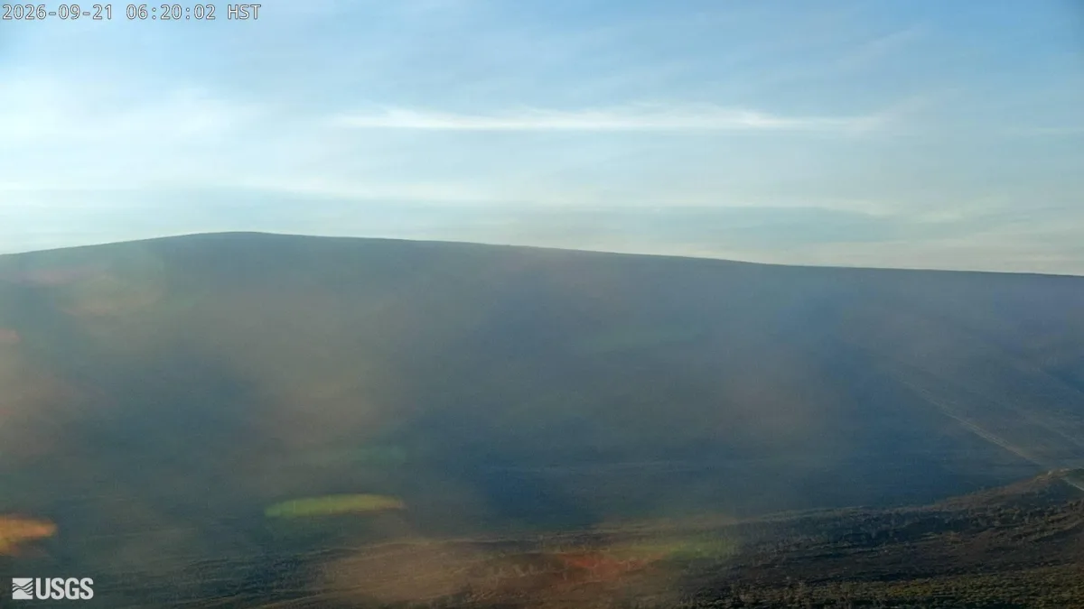 Mauna Loa – Câmara visual: [HLcam] Live Image of Mauna Loa's northwest flank from Hualālai volcano, Estados Unidos